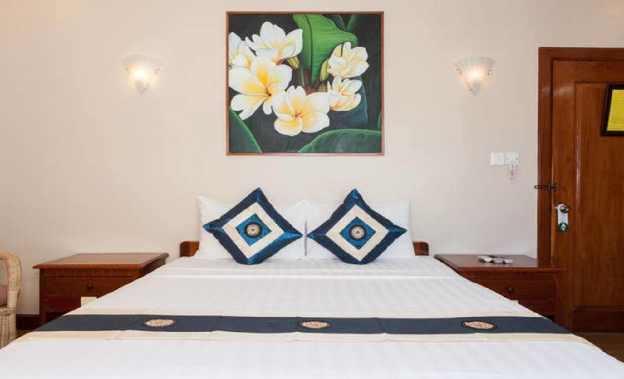 Anise Hotel And Restaurant Phnom Penh Ngoại thất bức ảnh