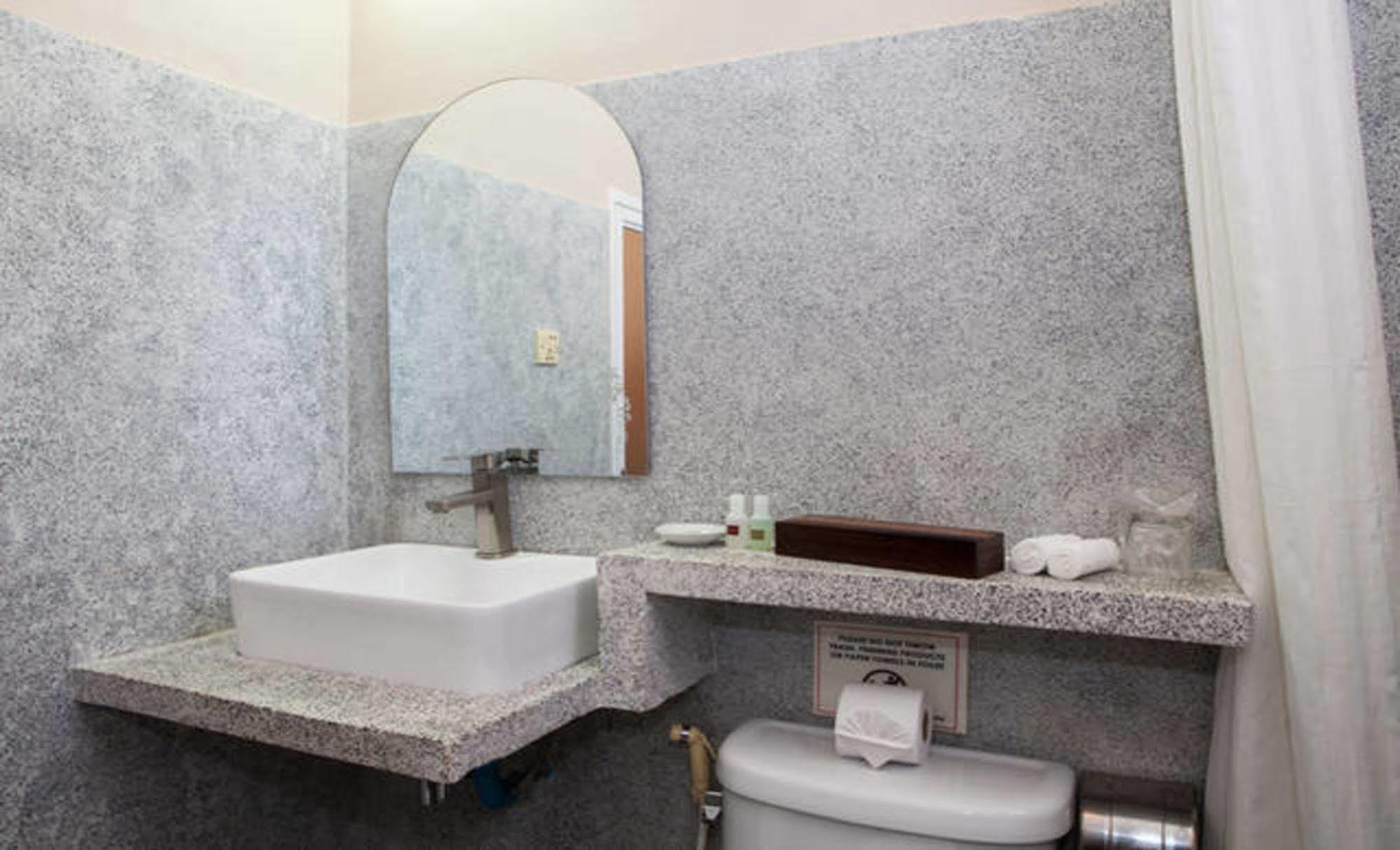 Anise Hotel And Restaurant Phnom Penh Ngoại thất bức ảnh